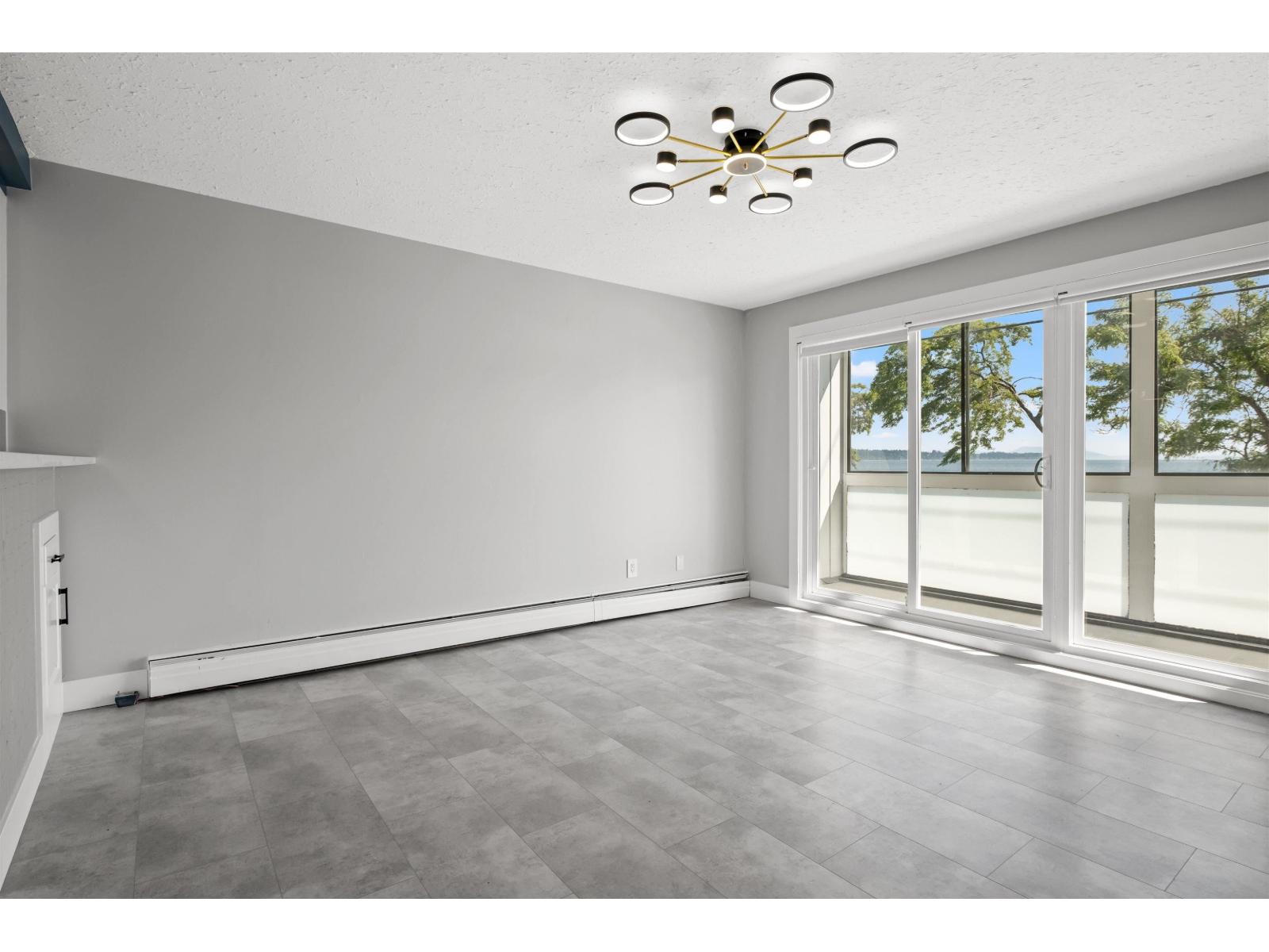 110 14881 Marine Drive, White Rock, British Columbia  V4B 1C2 - Photo 5 - R3042292