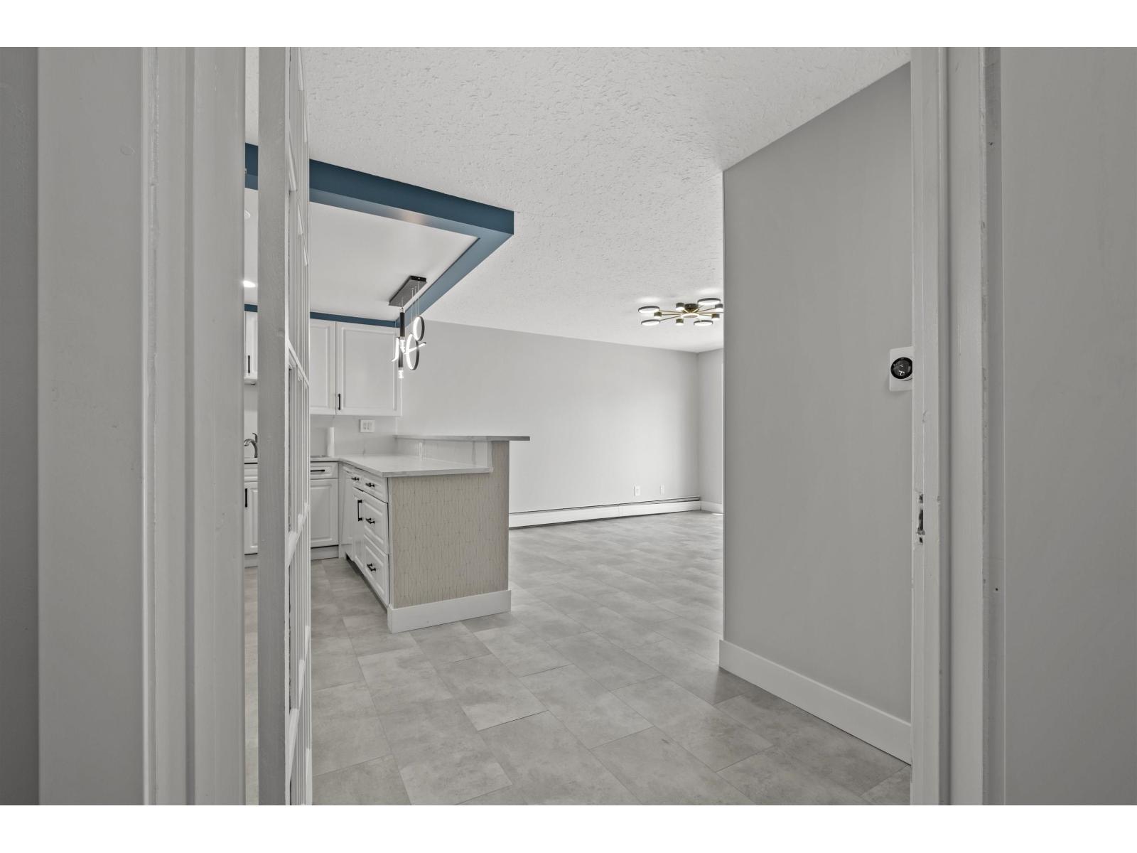 110 14881 Marine Drive, White Rock, British Columbia  V4B 1C2 - Photo 14 - R3042292