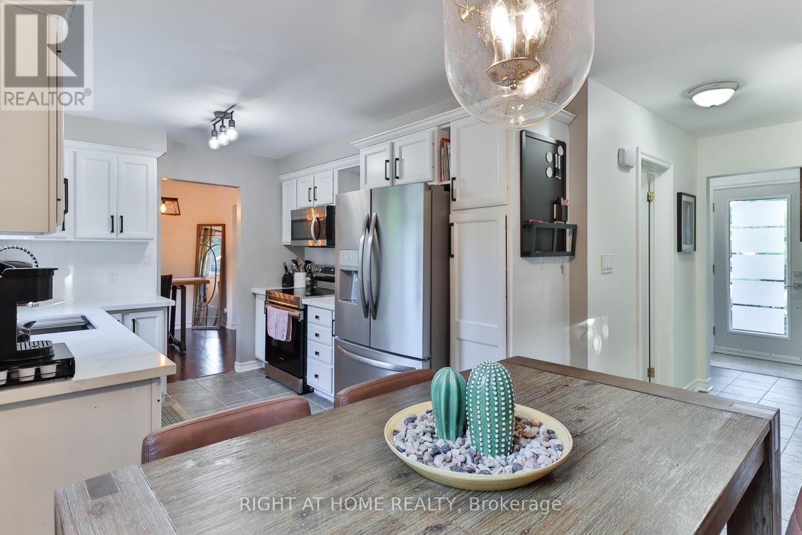 819 Srigley Street, Newmarket, Ontario  L3Y 1X9 - Photo 15 - N12376271