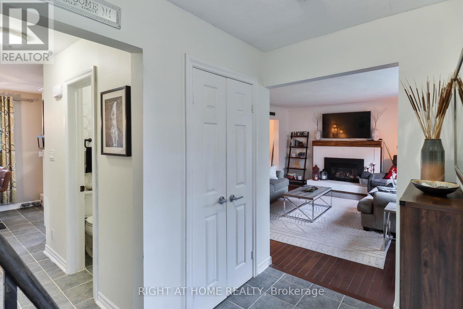 819 Srigley Street, Newmarket, Ontario  L3Y 1X9 - Photo 6 - N12376271