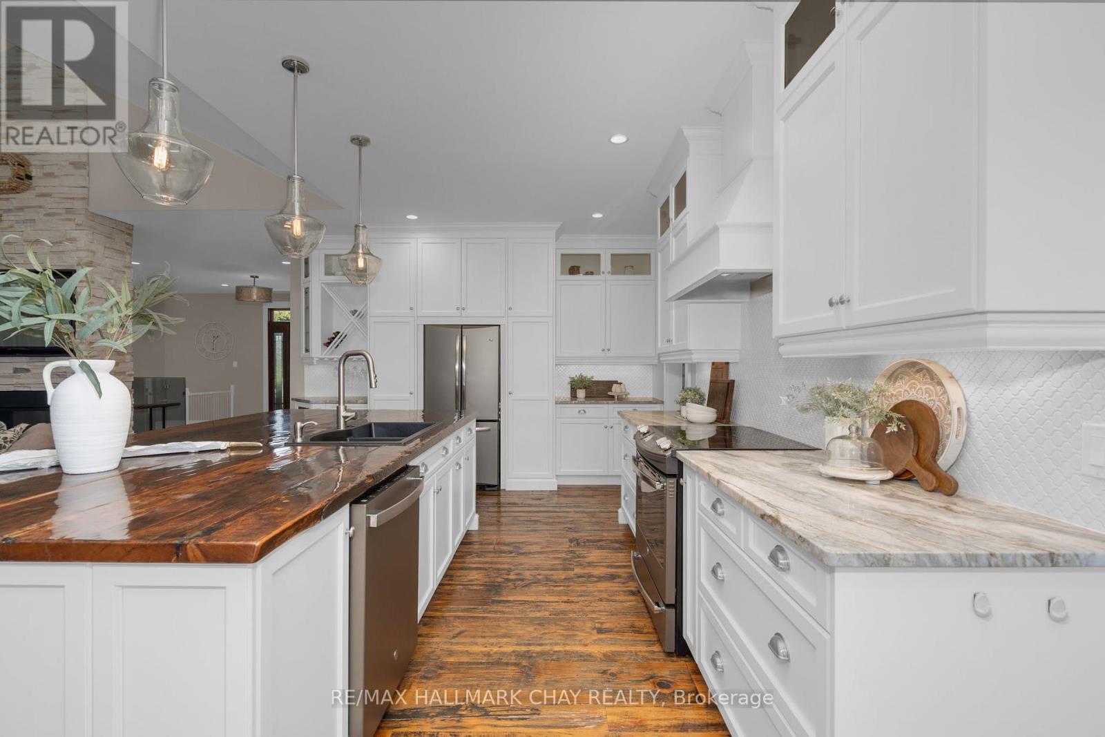 2957 3/4 Sunnidale Side Road, Clearview (New Lowell), Ontario  L0M 1N0 - Photo 14 - S12377285