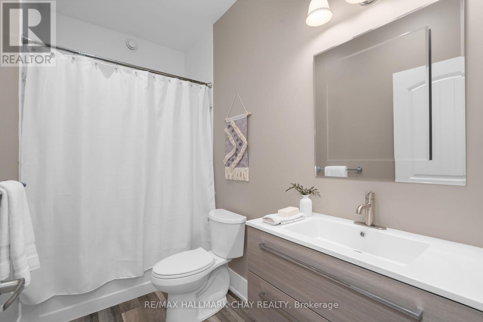 2957 3/4 Sunnidale Side Road, Clearview (New Lowell), Ontario  L0M 1N0 - Photo 26 - S12377285
