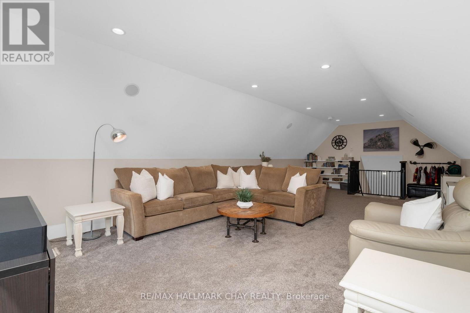 2957 3/4 Sunnidale Side Road, Clearview (New Lowell), Ontario  L0M 1N0 - Photo 30 - S12377285