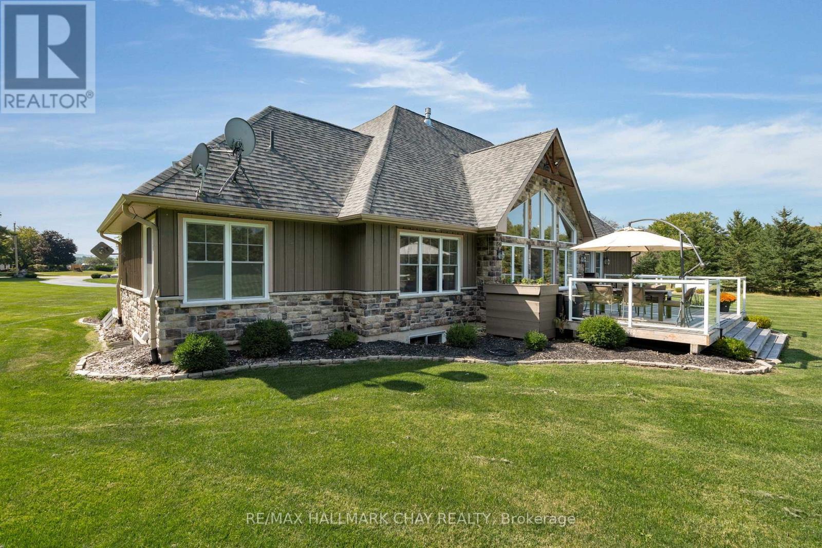 2957 3/4 Sunnidale Side Road, Clearview (New Lowell), Ontario  L0M 1N0 - Photo 38 - S12377285