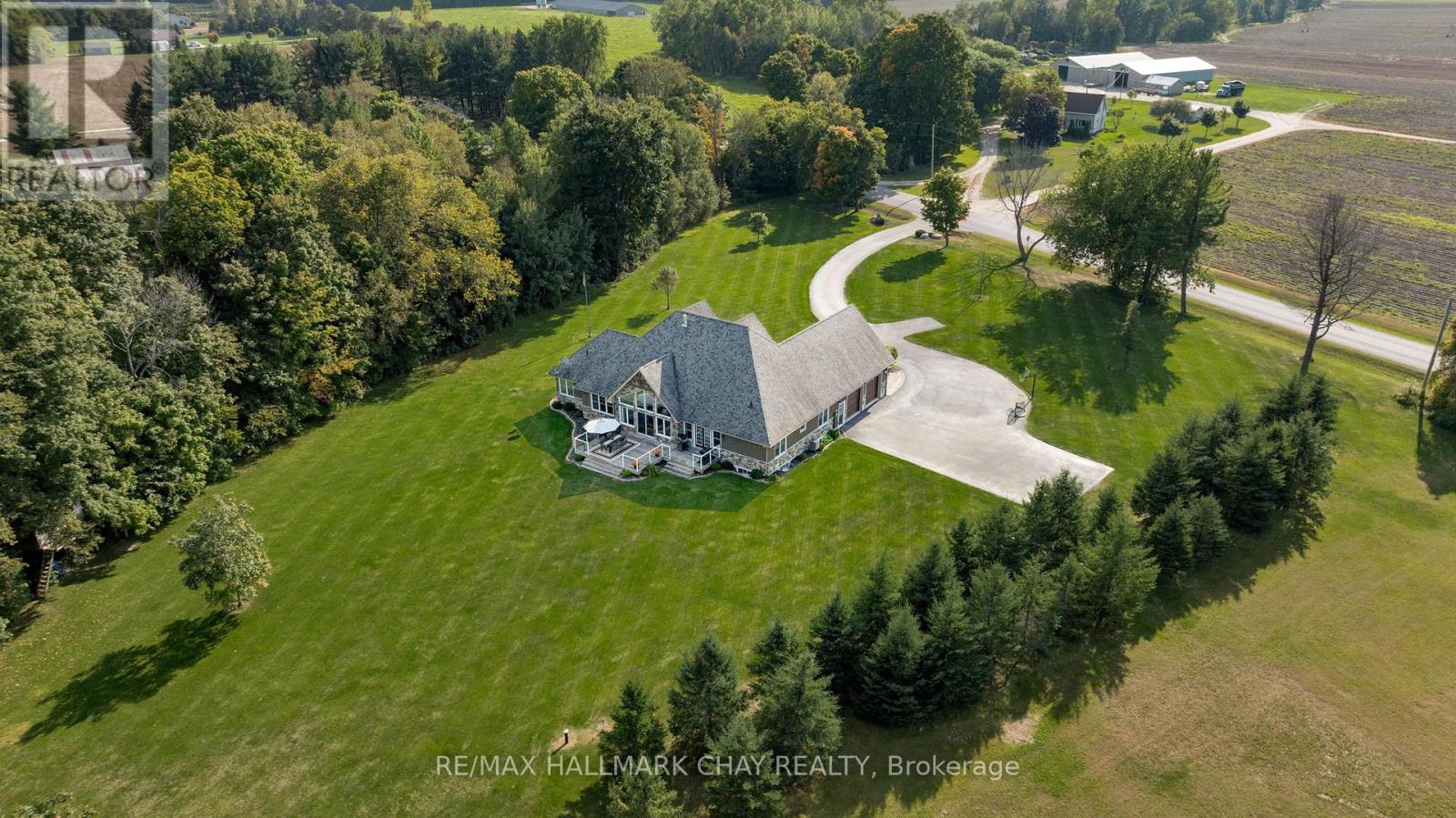 2957 3/4 Sunnidale Side Road, Clearview (New Lowell), Ontario  L0M 1N0 - Photo 45 - S12377285