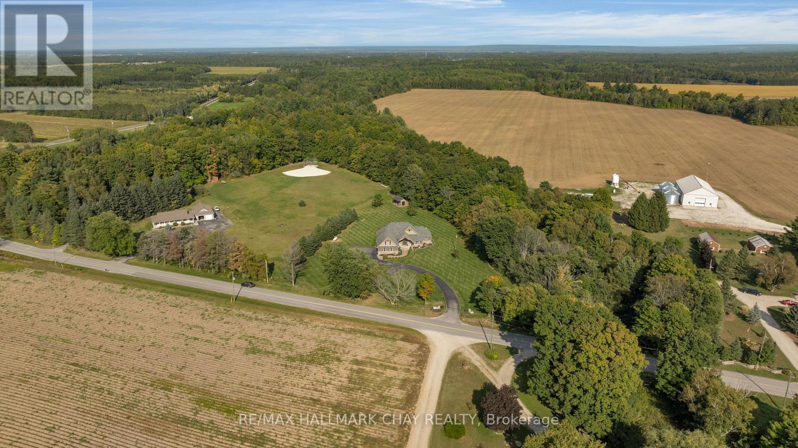 2957 3/4 Sunnidale Side Road, Clearview (New Lowell), Ontario  L0M 1N0 - Photo 48 - S12377285