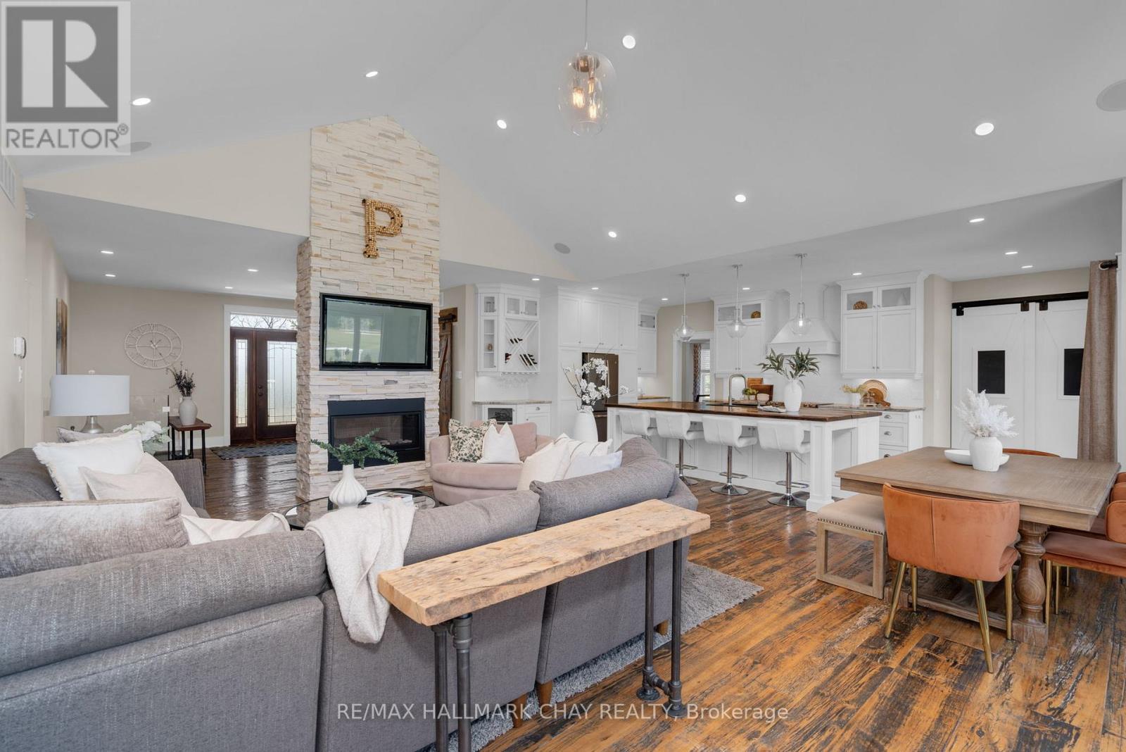 2957 3/4 Sunnidale Side Road, Clearview (New Lowell), Ontario  L0M 1N0 - Photo 6 - S12377285