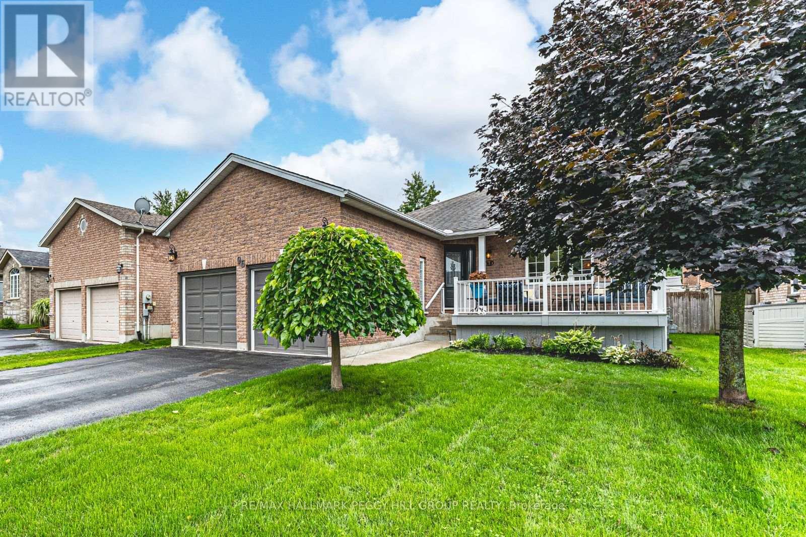 95 CROMPTON DRIVE, barrie (little lake), Ontario