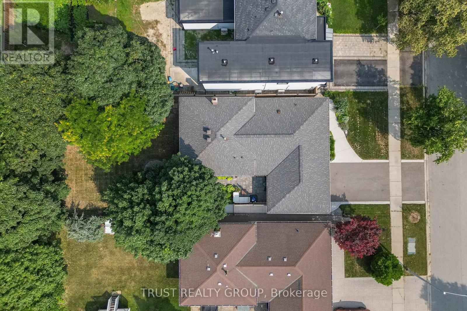 Property at 18 DEANECREST ROAD image 5