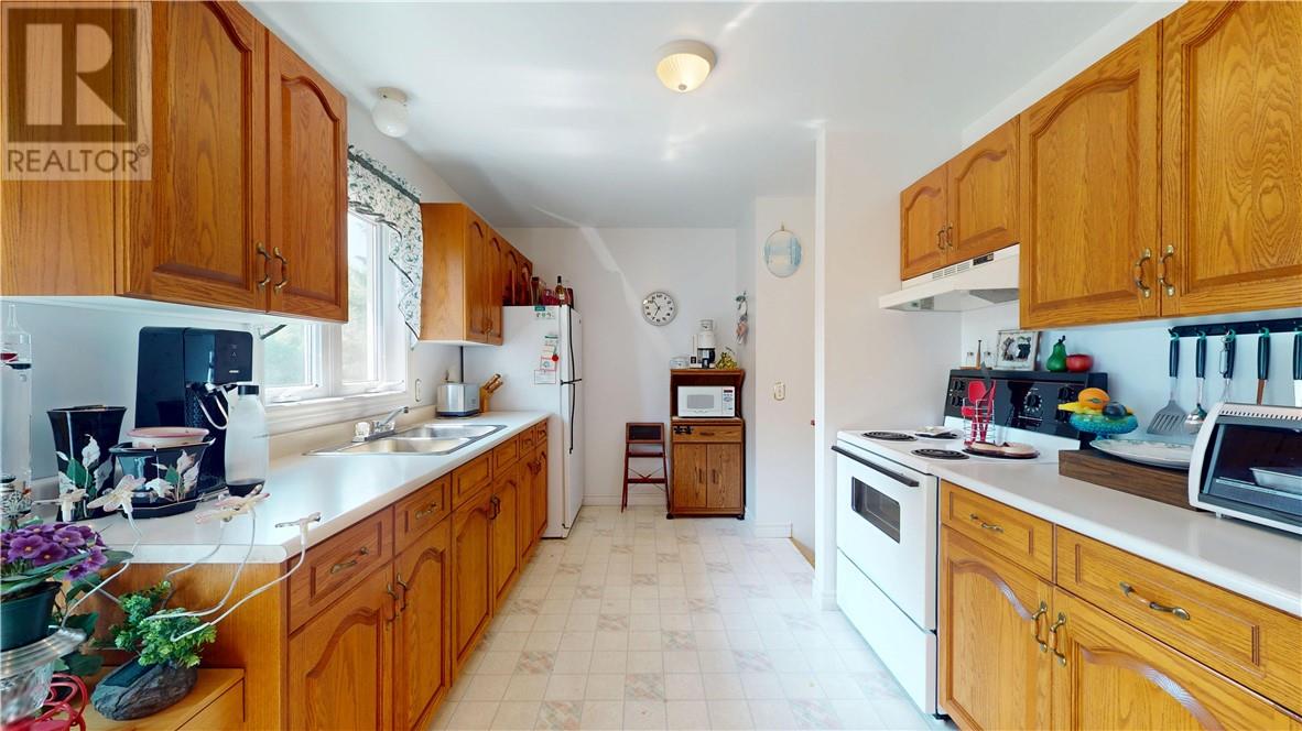88 Arthur Street, Manitowaning, Ontario  P0P 1N0 - Photo 4 - 2123192