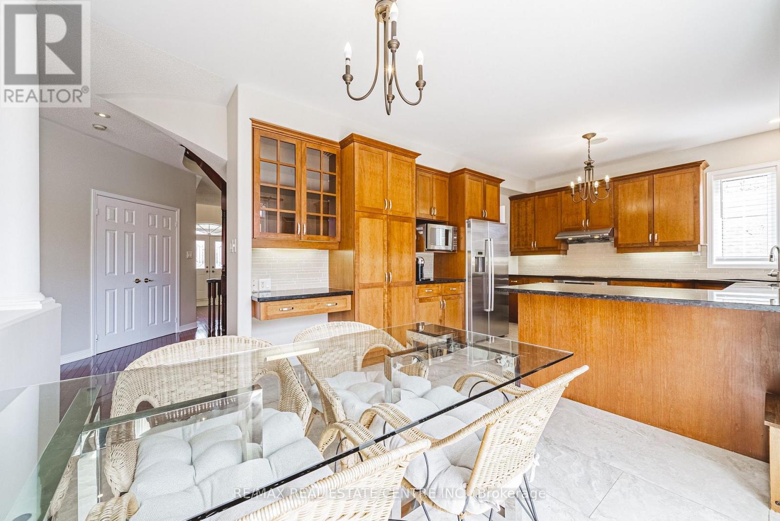 2222 Snead Road, Burlington (Rose), Ontario  L7M 4X2 - Photo 16 - W12377211