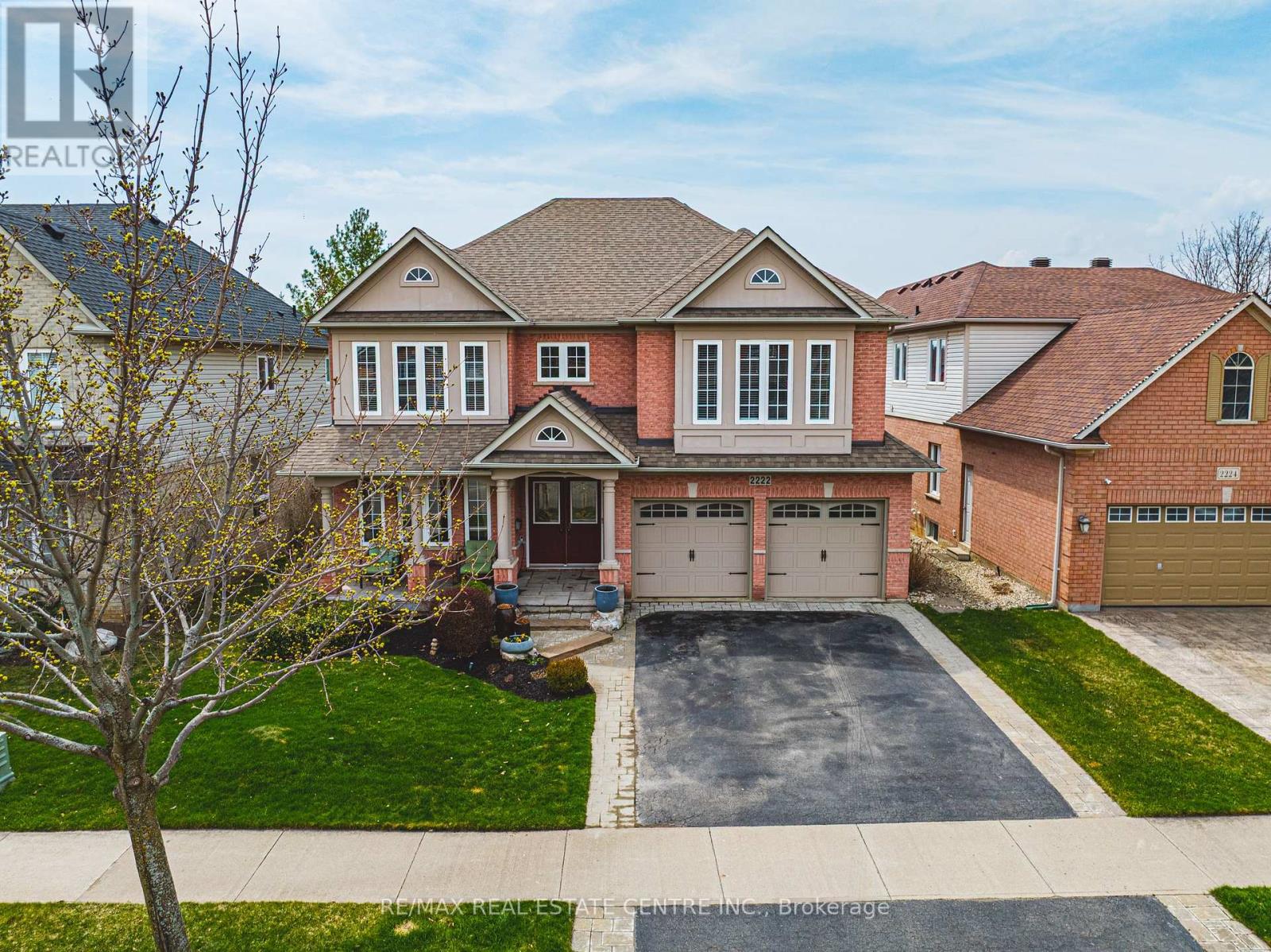 2222 Snead Road, Burlington (Rose), Ontario  L7M 4X2 - Photo 2 - W12377211