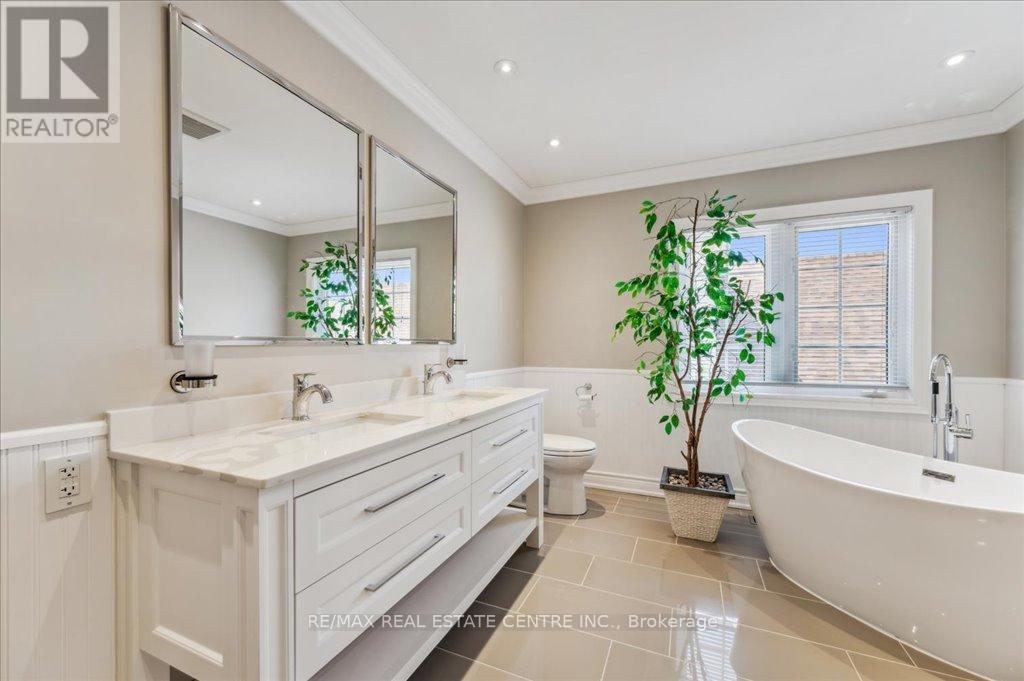 2222 Snead Road, Burlington (Rose), Ontario  L7M 4X2 - Photo 34 - W12377211