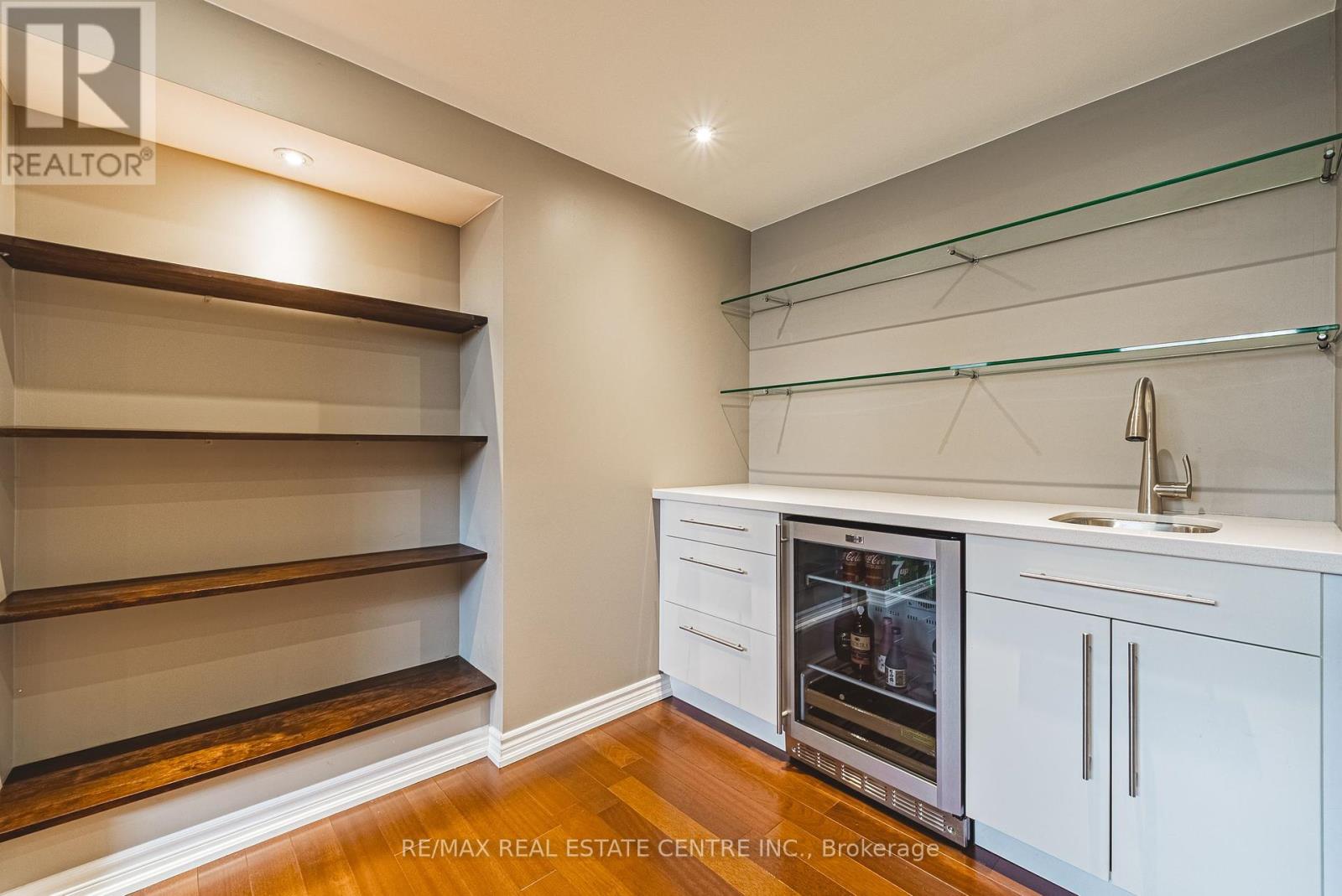 2222 Snead Road, Burlington (Rose), Ontario  L7M 4X2 - Photo 44 - W12377211