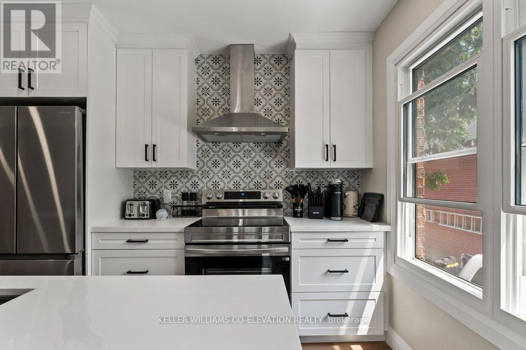 493 Crosby Avenue, Burlington (Brant), Ontario  L7R 2R6 - Photo 16 - W12377241