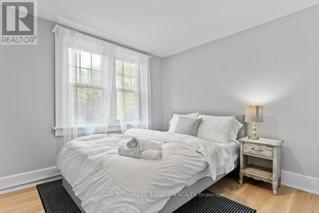 39 Court Street N, Milton (Om Old Milton), Ontario  L9T 2S2 - Photo 24 - W12377248