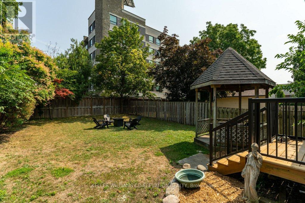 39 Court Street N, Milton (Om Old Milton), Ontario  L9T 2S2 - Photo 25 - W12377248
