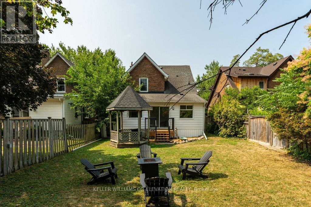 39 Court Street N, Milton (Om Old Milton), Ontario  L9T 2S2 - Photo 31 - W12377248