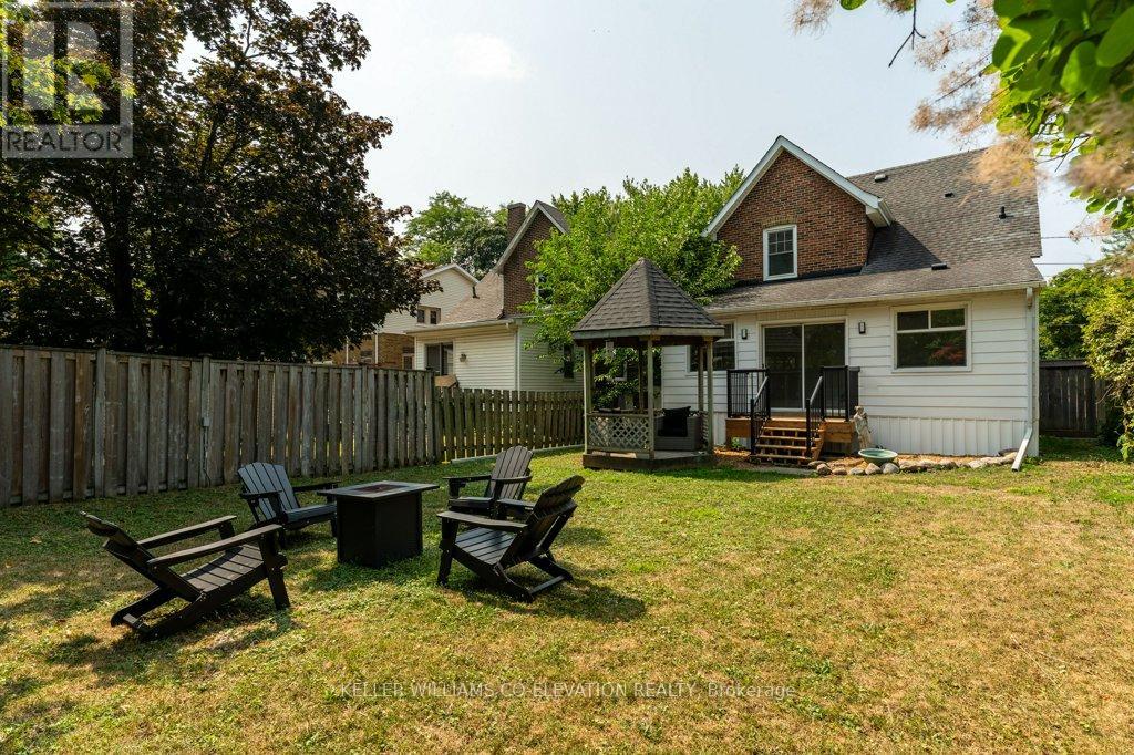 39 Court Street N, Milton (Om Old Milton), Ontario  L9T 2S2 - Photo 32 - W12377248