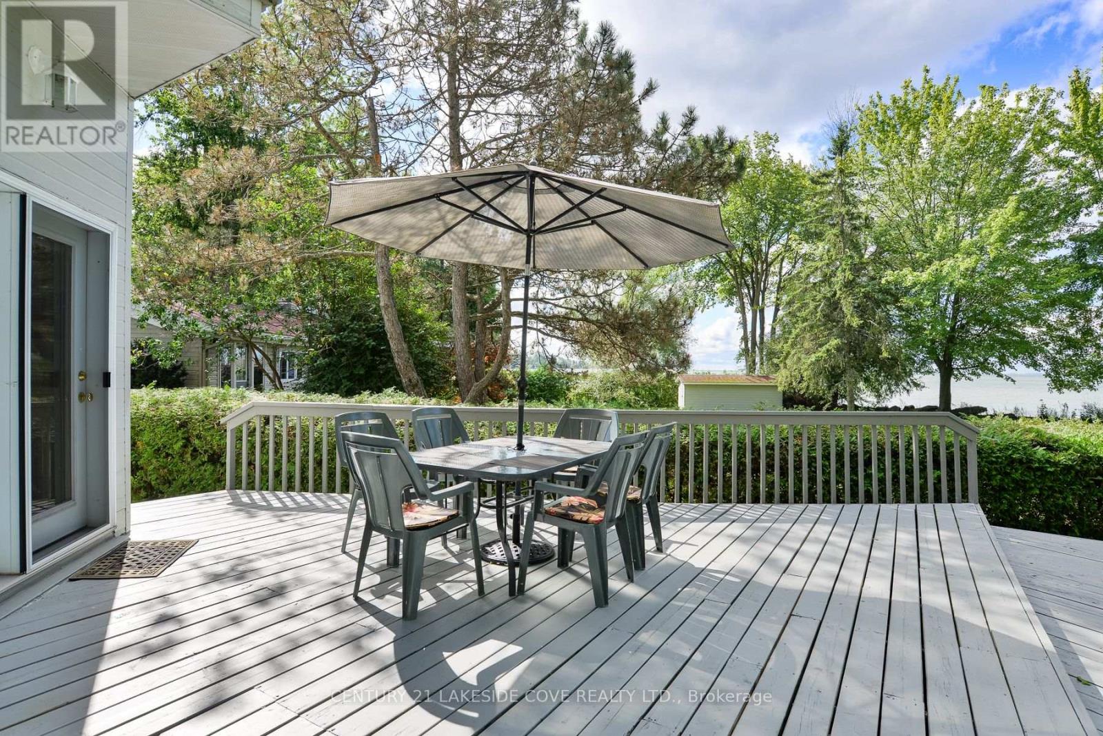 100 Lake Avenue, Ramara, Ontario  L0K 1B0 - Photo 25 - S12370835