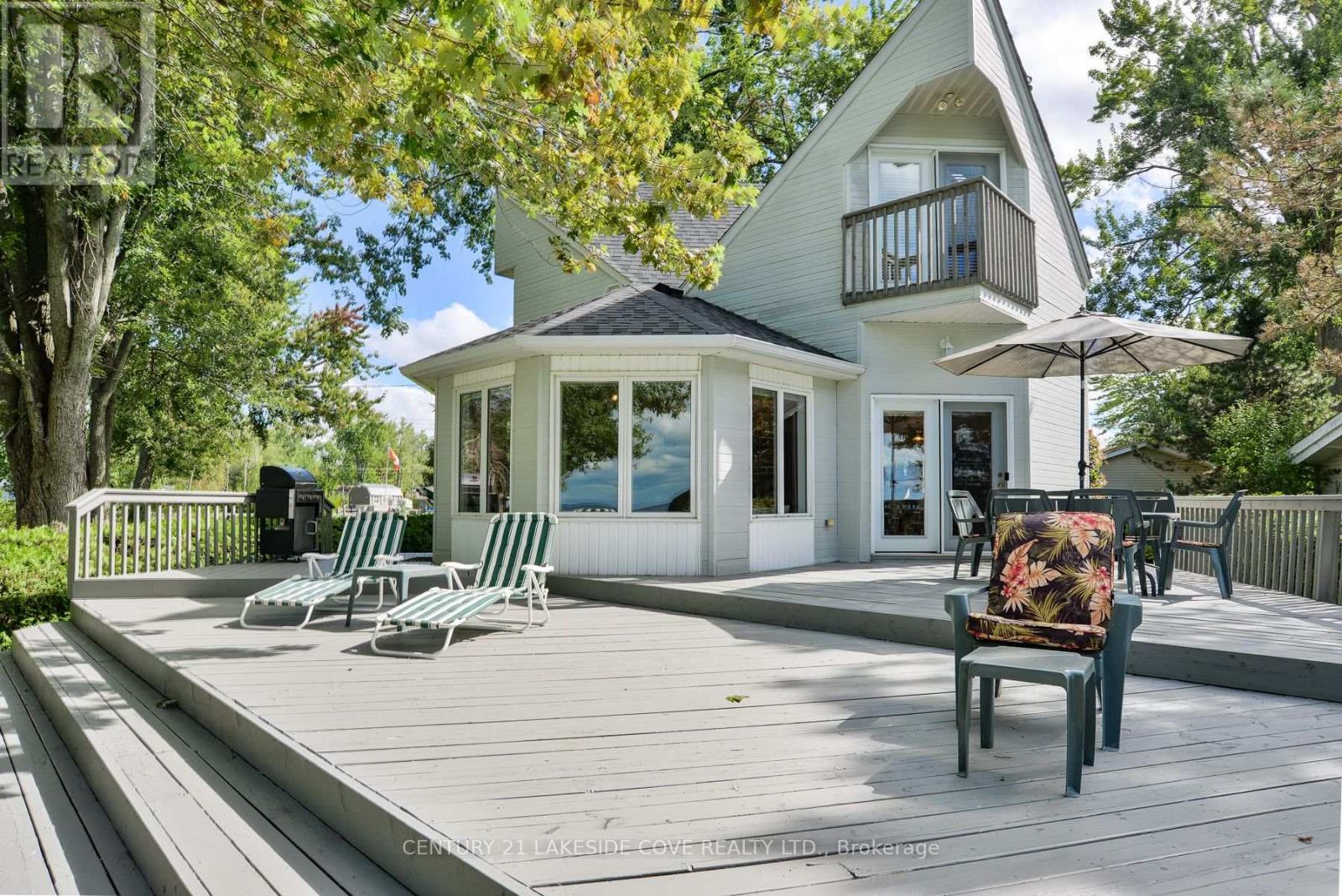 100 Lake Avenue, Ramara, Ontario  L0K 1B0 - Photo 27 - S12370835