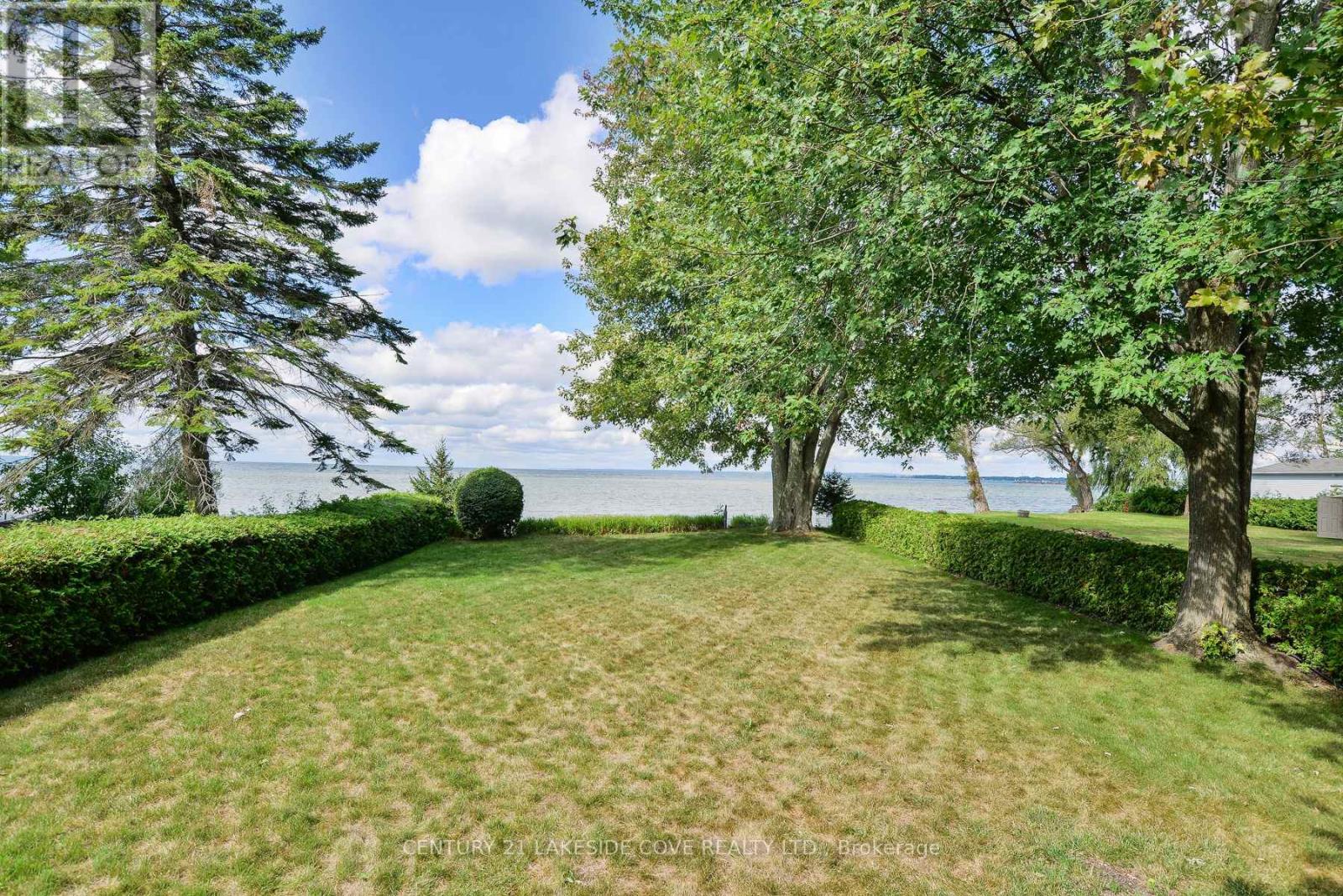 100 Lake Avenue, Ramara, Ontario  L0K 1B0 - Photo 28 - S12370835