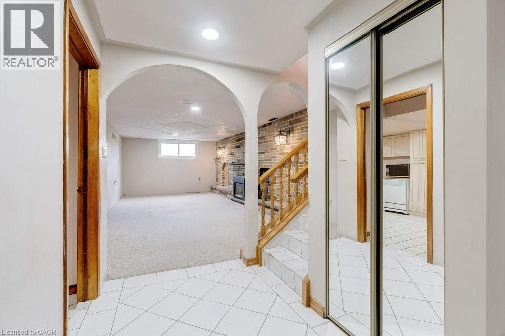 595 Green Mountain Road E, Stoney Creek, Ontario  L8J 2Z7 - Photo 25 - 40764681