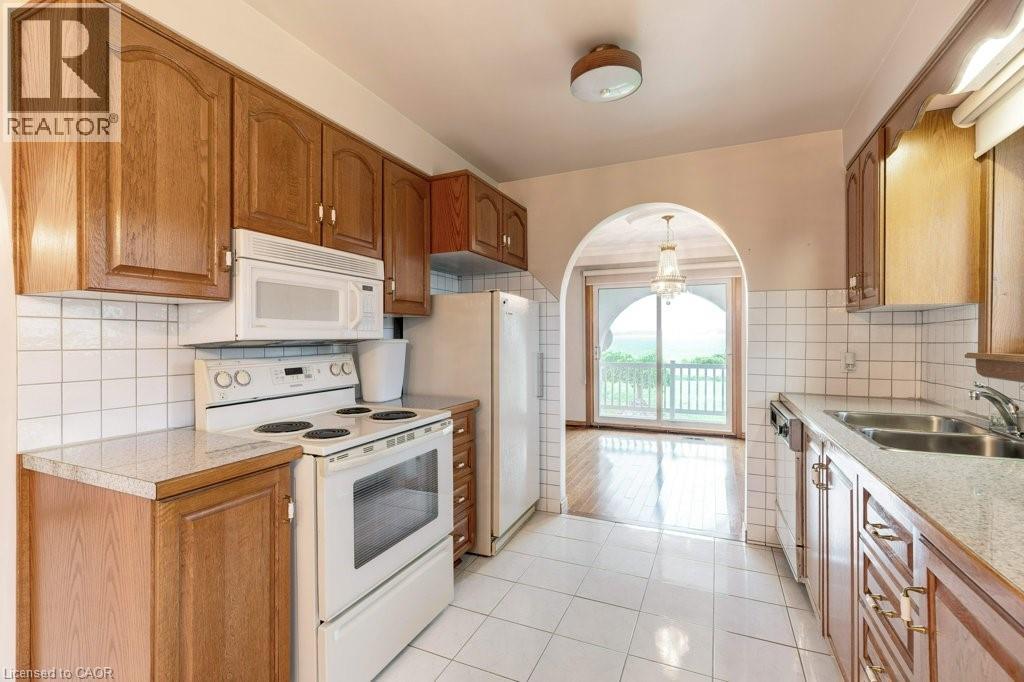 595 Green Mountain Road E, Stoney Creek, Ontario  L8J 2Z7 - Photo 16 - 40764681