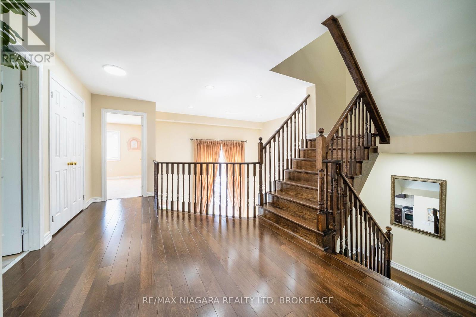 40 Dungannon Drive, Markham, Ontario  L6C 0K1 - Photo 34 - N12377561