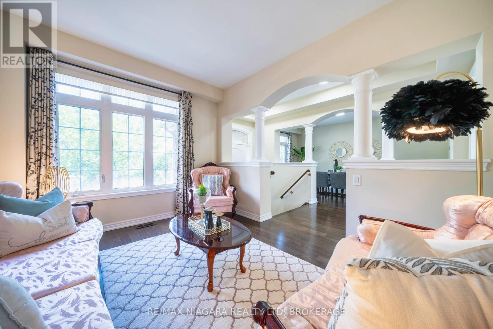 40 Dungannon Drive, Markham, Ontario  L6C 0K1 - Photo 7 - N12377561