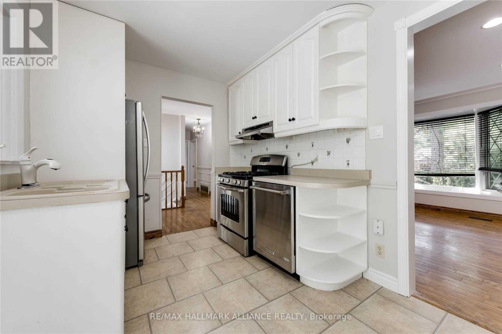 463 Drummond Road, Oakville, Ontario  L6J 4L7 - Photo 22 - W12373051