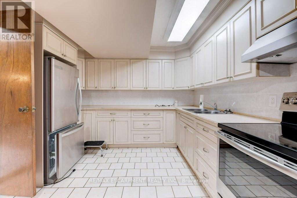 595 Green Mountain Road E, Hamilton, Ontario  L8J 2Z7 - Photo 32 - X12375792