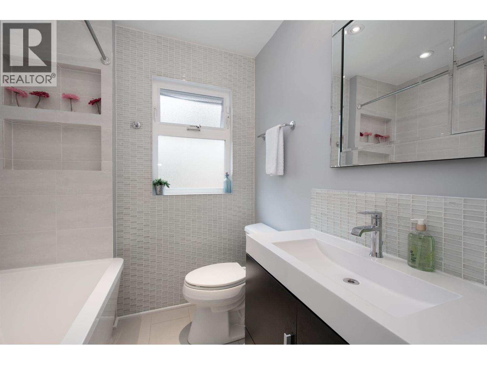 3855 Hillcrest Avenue, North Vancouver, British Columbia  V7R 4B7 - Photo 25 - R3042806