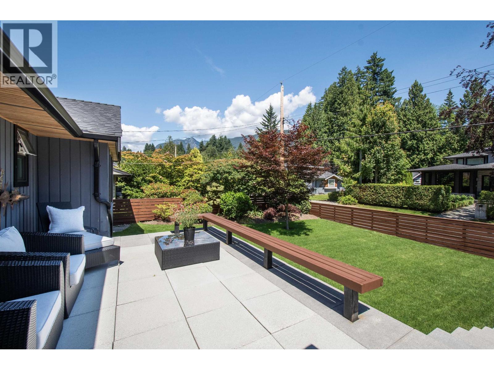 Property at 3855 HILLCREST AVENUE image 3