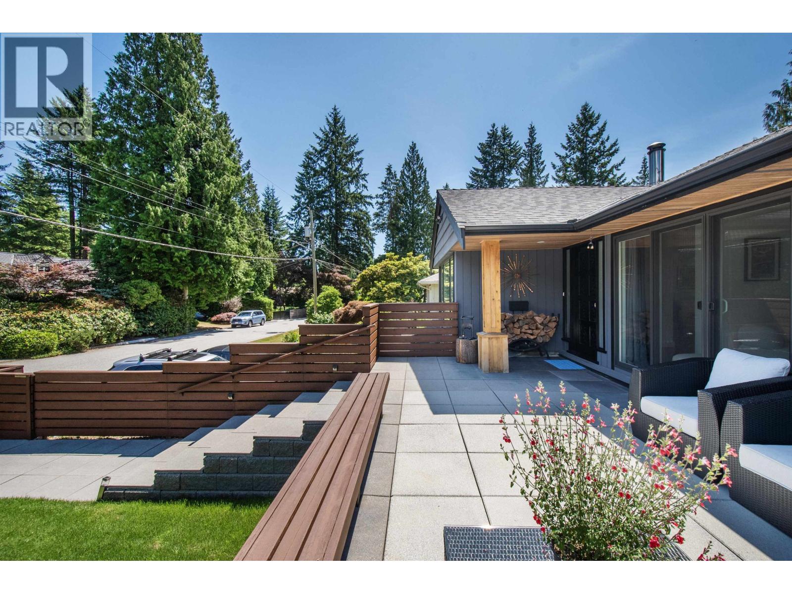 Property at 3855 HILLCREST AVENUE image 4
