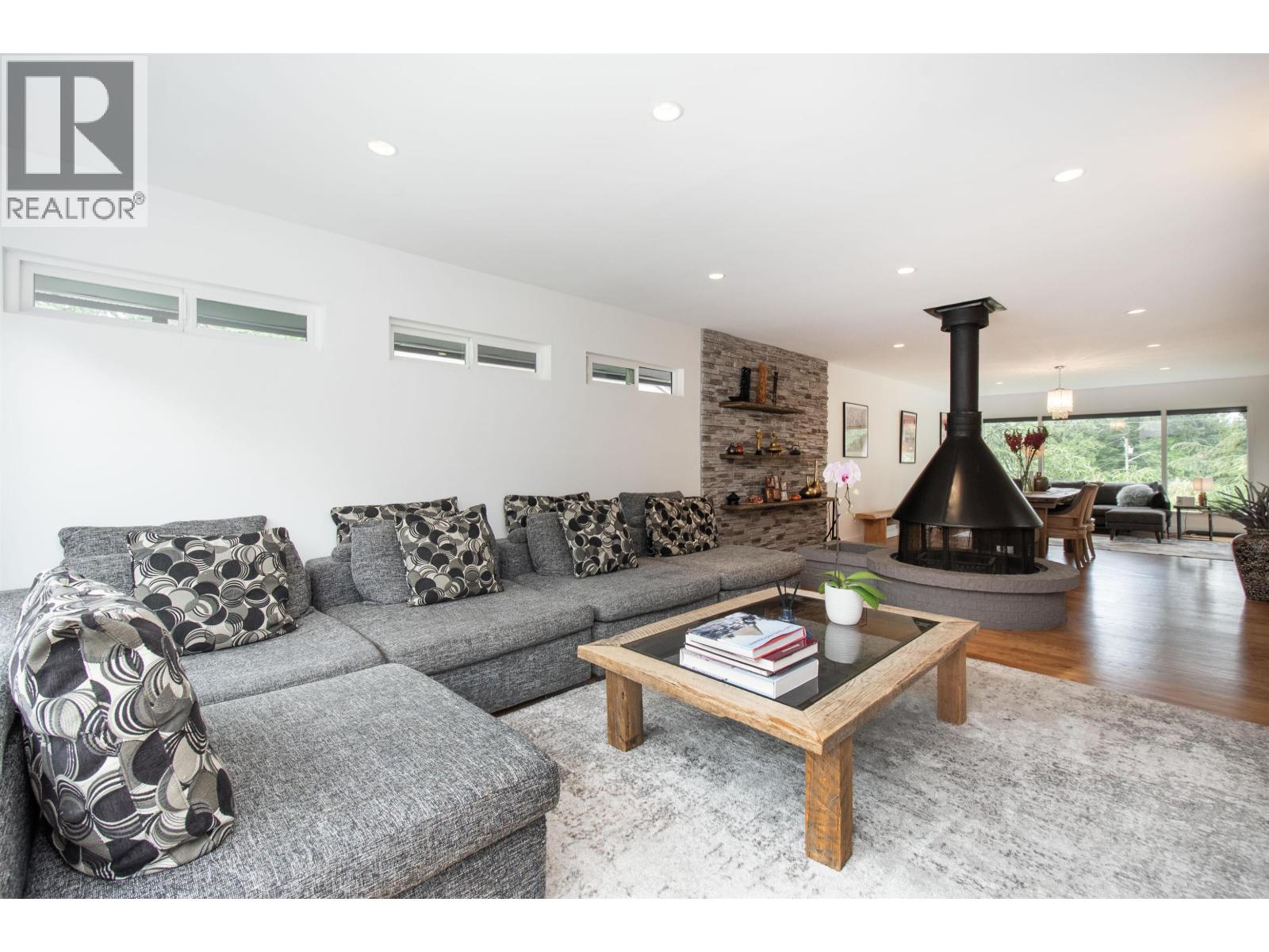 3855 Hillcrest Avenue, North Vancouver, British Columbia  V7R 4B7 - Photo 8 - R3042806