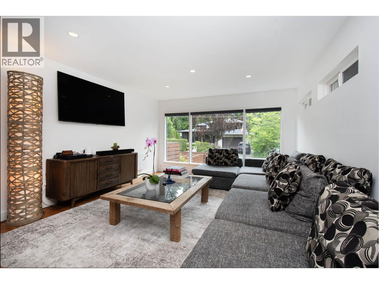 3855 Hillcrest Avenue, North Vancouver, British Columbia  V7R 4B7 - Photo 9 - R3042806