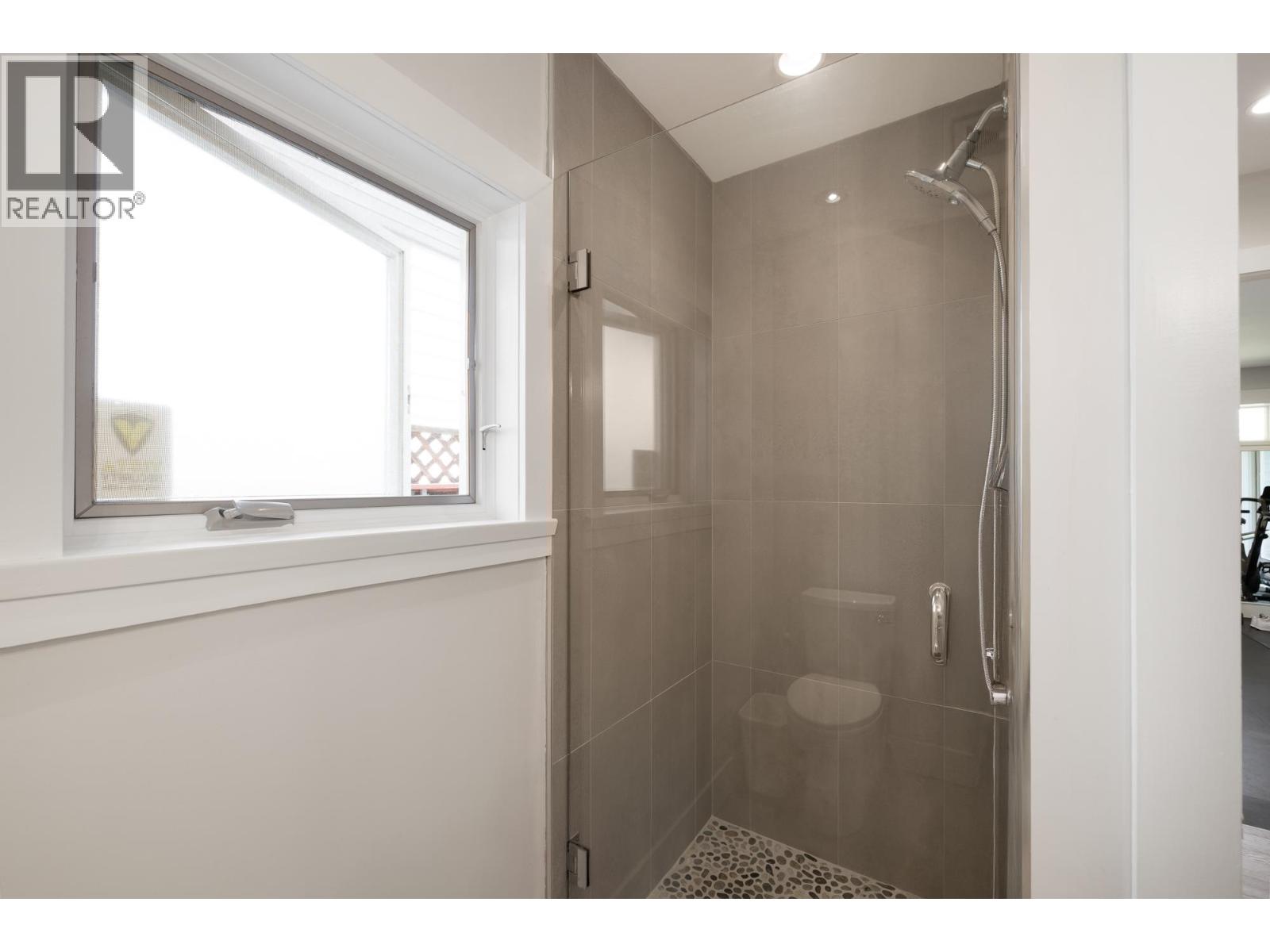 2678 Ailsa Crescent, North Vancouver, British Columbia  V7K 2B2 - Photo 24 - R3042815