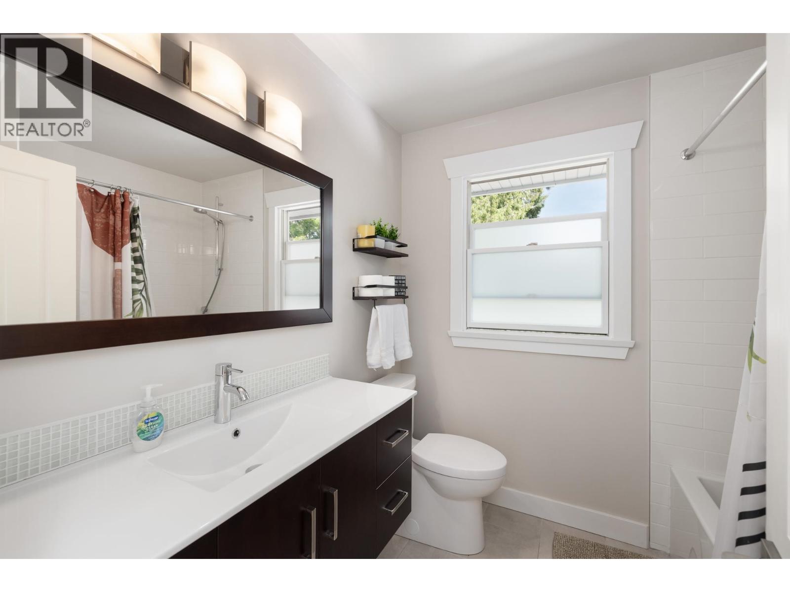 2678 Ailsa Crescent, North Vancouver, British Columbia  V7K 2B2 - Photo 37 - R3042815