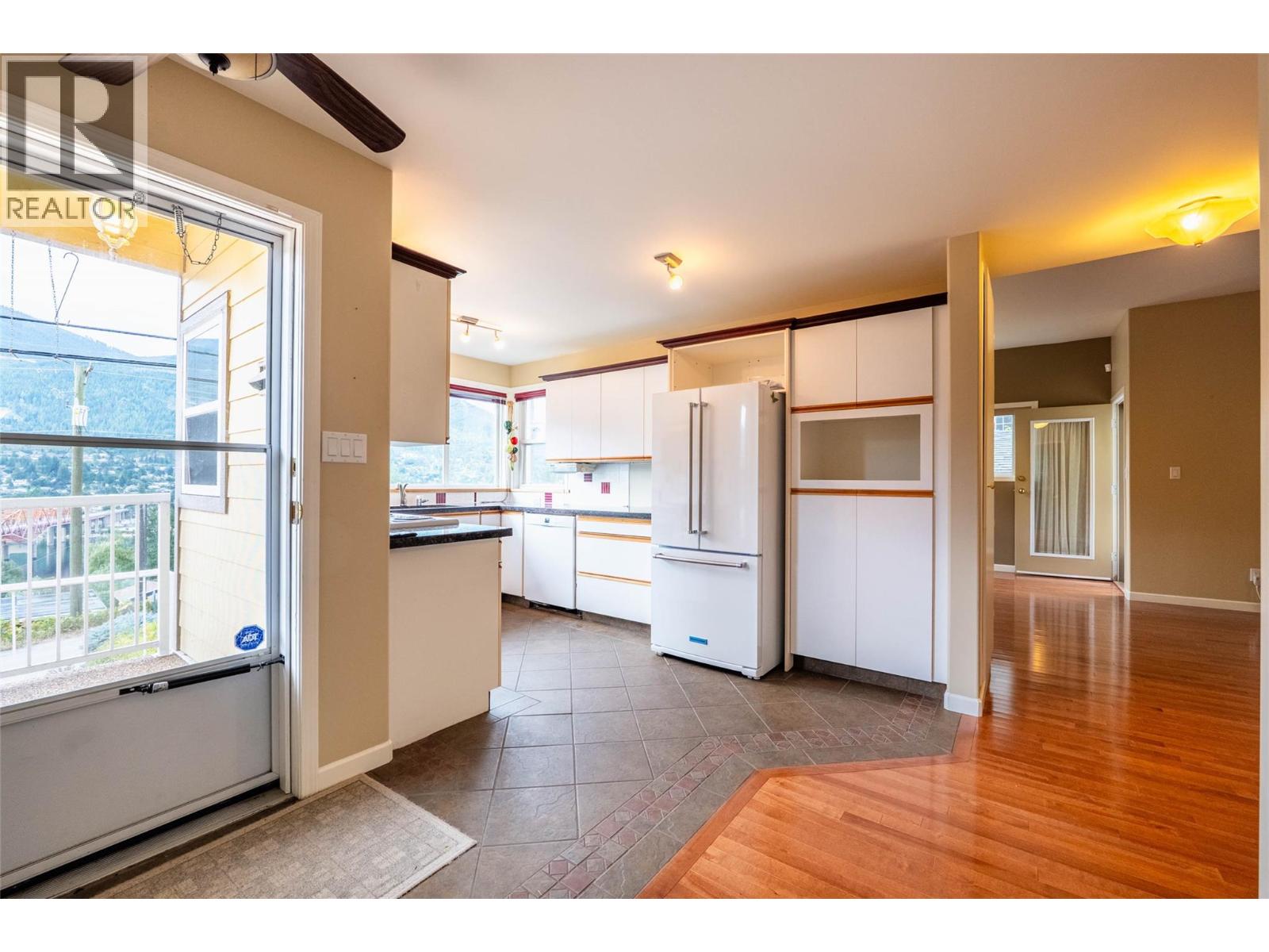 629 Johnstone Road, Nelson, British Columbia  V1L 6H8 - Photo 8 - 10360051