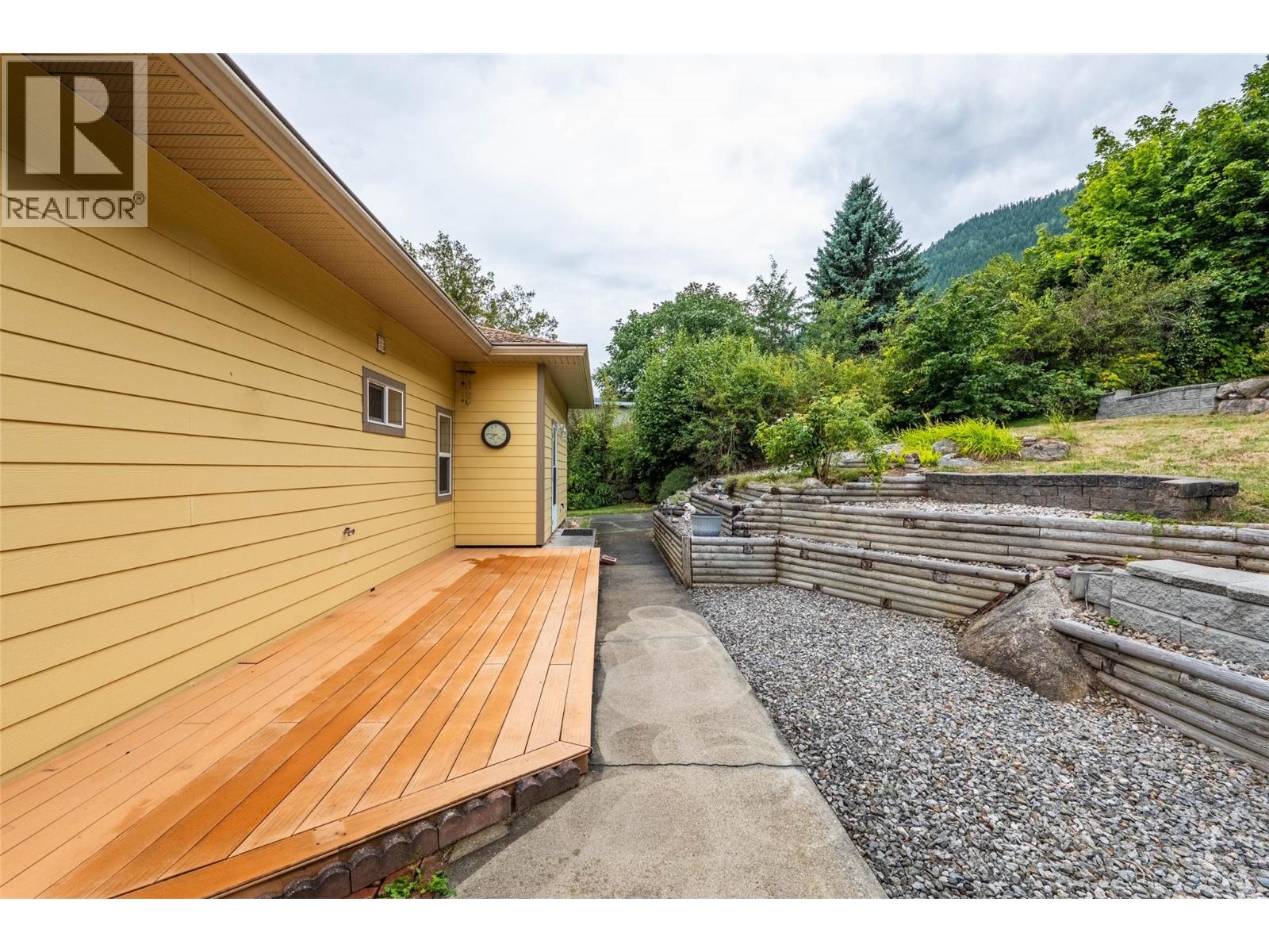 629 Johnstone Road, Nelson, British Columbia  V1L 6H8 - Photo 29 - 10360051