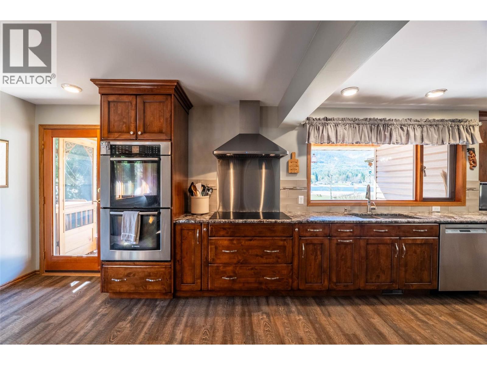 6158 Redfish Road, Nelson, British Columbia  V1L 6M9 - Photo 15 - 10360475