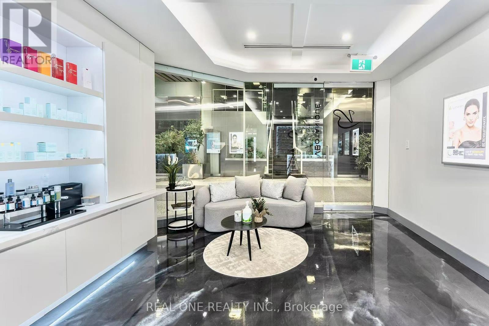 6 - 70 Yorkville Avenue, Toronto (Annex), Ontario  M5R 1B9 - Photo 4 - C12377416