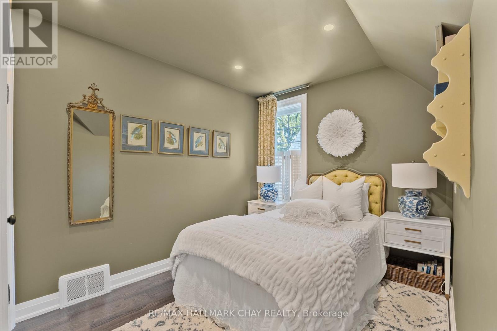 11 Catherine Avenue, Aurora, Ontario  L4G 1K4 - Photo 28 - N12377359