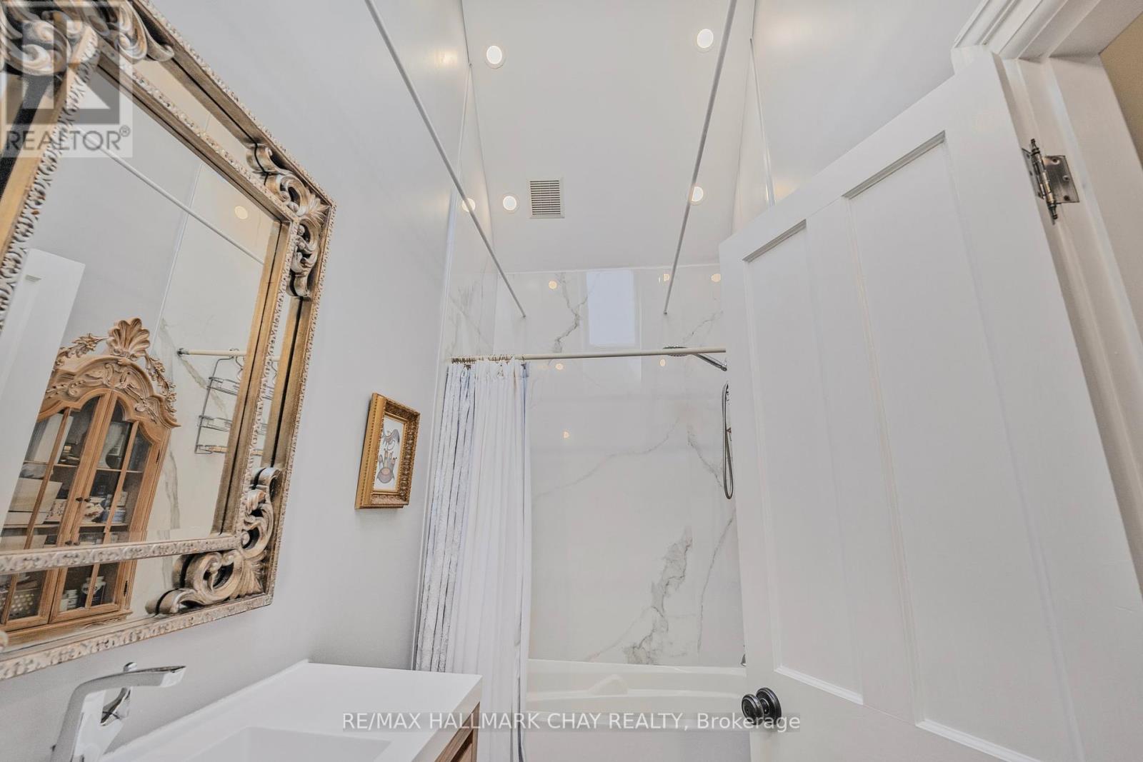 11 Catherine Avenue, Aurora, Ontario  L4G 1K4 - Photo 29 - N12377359