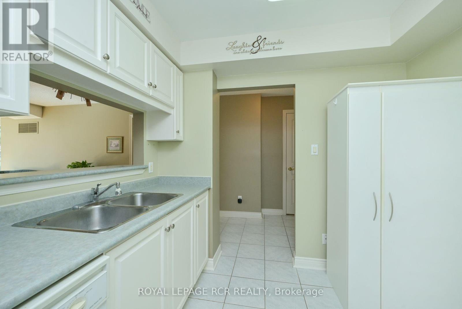 214 - 4 Briar Hill Heights, New Tecumseth, Ontario  L9R 1Z7 - Photo 10 - N12377395