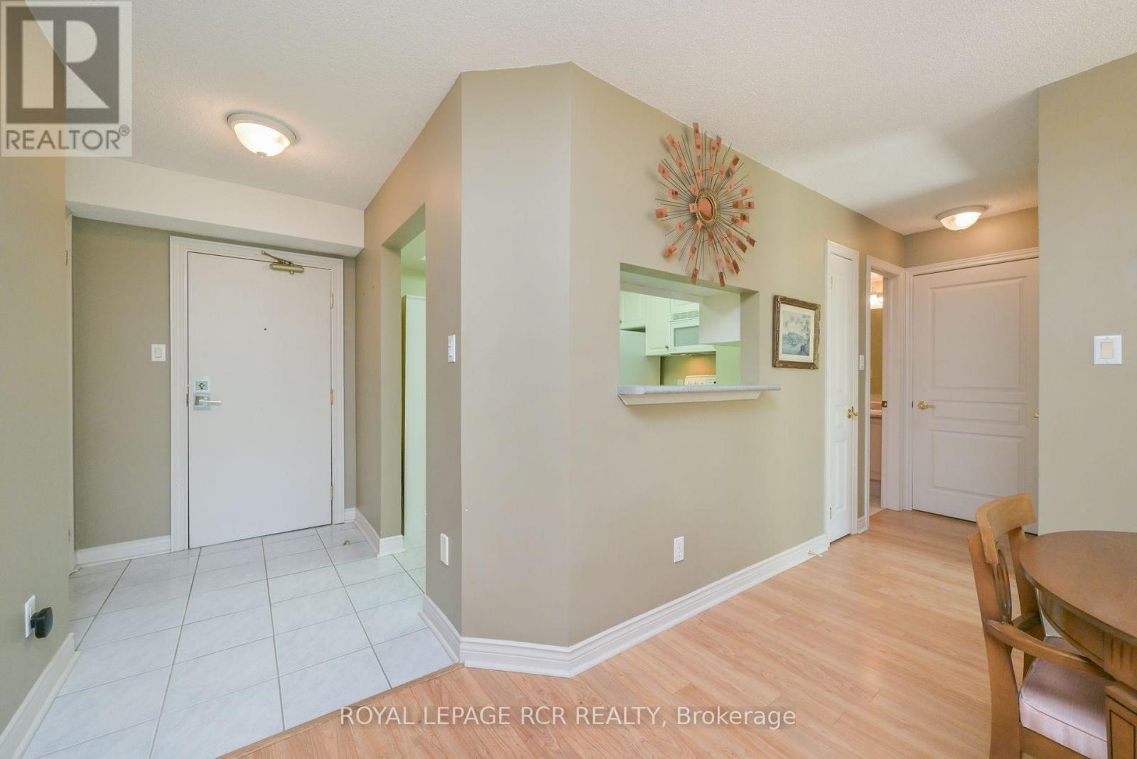 214 - 4 Briar Hill Heights, New Tecumseth, Ontario  L9R 1Z7 - Photo 12 - N12377395