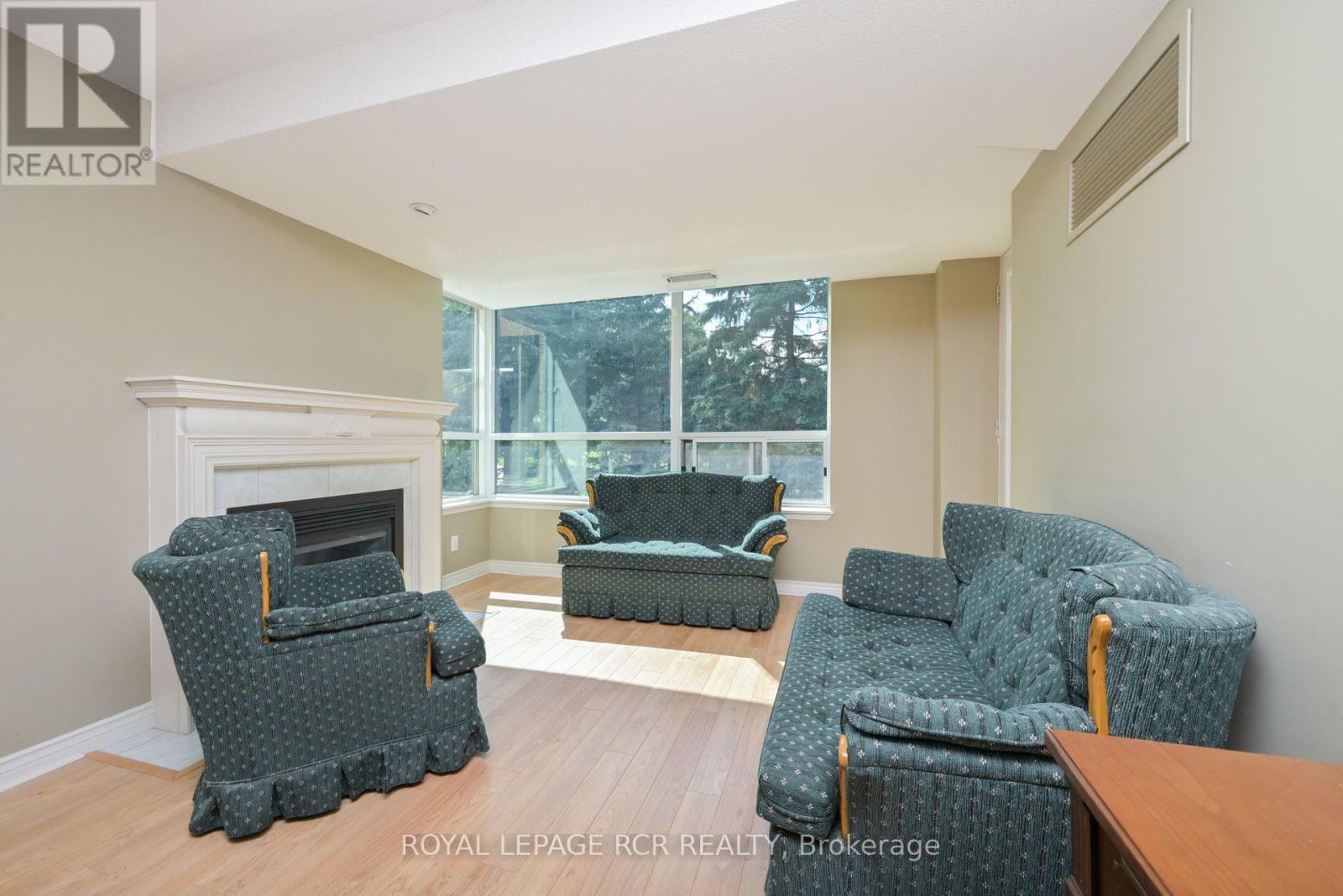 214 - 4 Briar Hill Heights, New Tecumseth, Ontario  L9R 1Z7 - Photo 16 - N12377395