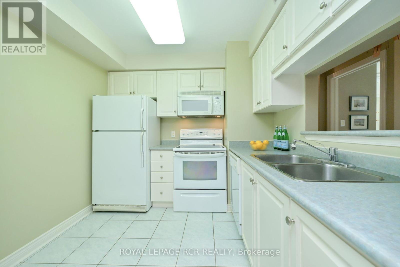 214 - 4 Briar Hill Heights, New Tecumseth, Ontario  L9R 1Z7 - Photo 7 - N12377395