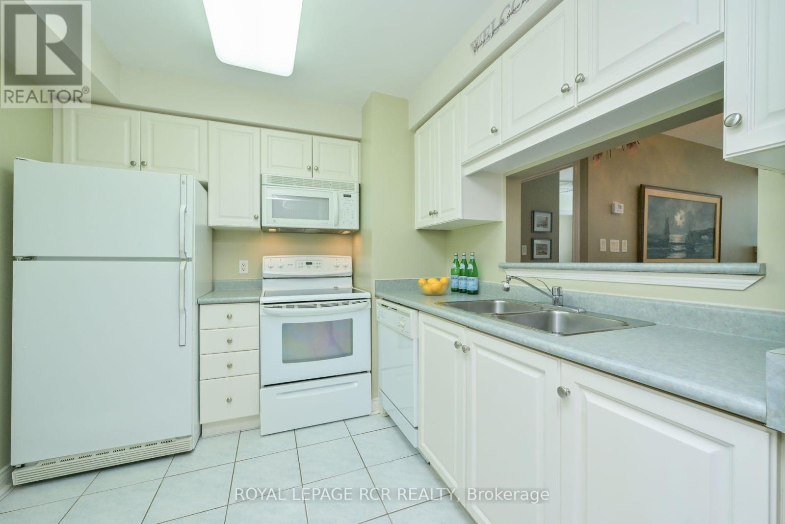 214 - 4 Briar Hill Heights, New Tecumseth, Ontario  L9R 1Z7 - Photo 8 - N12377395